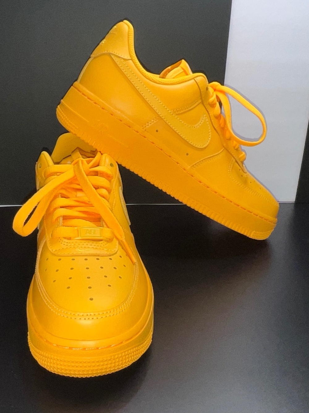 Nike Air Force 1. Laser Orange. US Women’s 8/Men’s 6.5/EUR 39. NWOT/Box - Picture 1 of 7